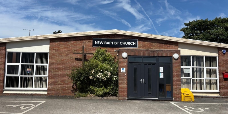 The front of the building of New Baptist Church, Burton-on-Trent